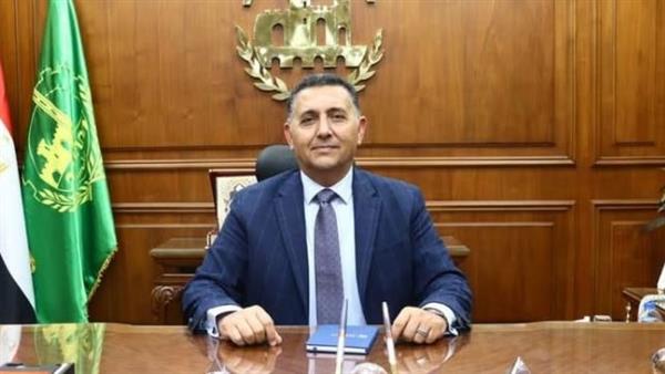محافظ القليوبية يتابع إزالة عقارات مخالفة بحي شرق شبرا الخيمة ضمن الموجة 28