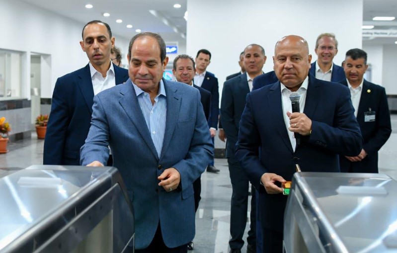 الرئيس السيسي يفتتح مونوريل شرق النيل بعد صلاة عيد الفطر