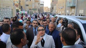   محافظ الوادي الجديد تؤدي صلاة عيد الفطر المبارك بالمجمع الإسلامي بالخارجة
