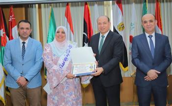  رئيس جامعة المنصورة يُهنئ أمهات الجامعة بعيد الأم ويشيد بدورهن في بناء الأجيال