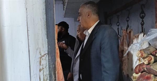 القليوبية ..تشميع ثلاجة بطوخ بعد ضبط  أحشاء فاسدة بداخلها