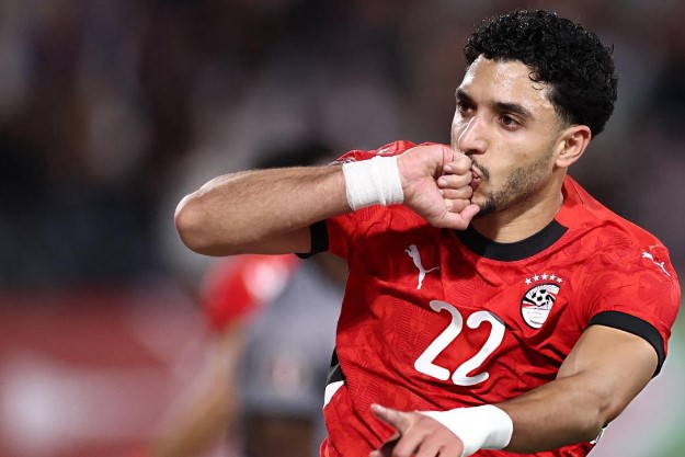 "العودة إلى الوطن".. مرموش يعلن وصوله لمعسكر منتخب مصر