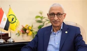 محافظ شمال سيناء يبحث تعزيز التعاون مع جامعة العريش