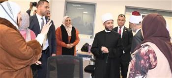وزير الأوقاف يتفقد انتظام العمل بالديوان العام ويهنئ العاملين بعيد الفطر المبارك