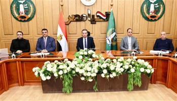 محافظ المنوفية يستعرض الموقف التنفيذي لمشروعات الخطة الاستثمارية 