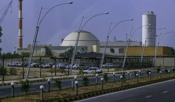 الوكالة الدولية للطاقة الذرية: إيران أبلغتنا بأن مقذوفا أصاب مباني محطة بوشهر النووية
