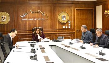   وزيرة التنمية المحلية والبيئة تتابع جهود المحافظات في التعامل مع سوء الأحوال الجوية