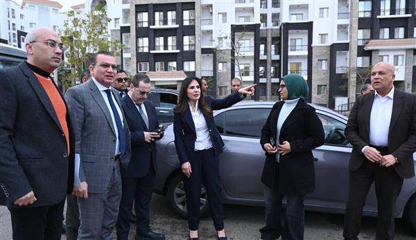 وزيرة الإسكان تتابع موقف الخدمات بالحي السكني الثالث "R3" بالعاصمة الجديدة