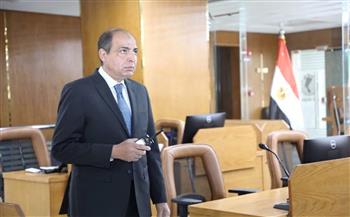   محافظ المنيا يتابع تطورات حالة الطقس ويوجه بانتشار فرق الرصد
