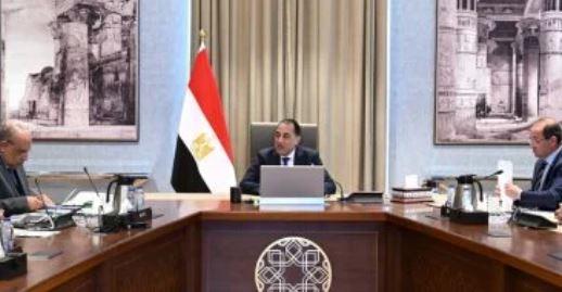 رئيس الوزراء يتابع إجراءات ترشيد استهلاك المواد البترولية والكهرباء