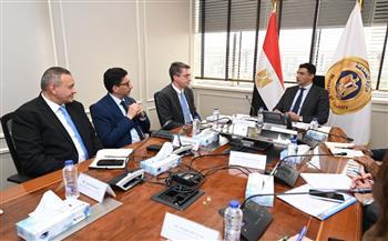 وزير الصناعة يبحث دعم المشروعات الصناعية مع البنك الدولي ومؤسسة التمويل الدولية