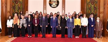   وزيرة الثقافة: السيسي يحتفي بالمرأة ويؤكد دورها في بناء الوطن