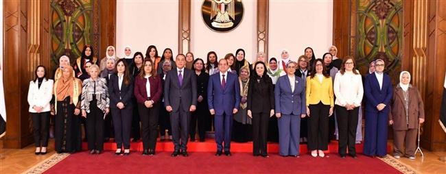 وزيرة الثقافة: السيسي يحتفي بالمرأة ويؤكد دورها في بناء الوطن
