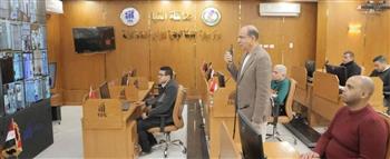   محافظ المنيا يتابع الطقس من مركز السيطرة ويوجه رؤساء المدن