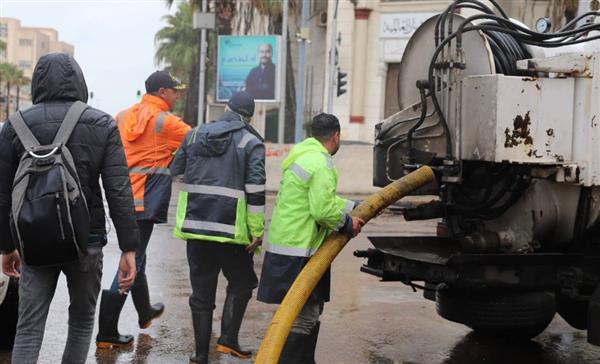 الصرف الصحي بالإسكندرية تحقق السيطرة الكاملة على مياه الأمطار خلال النوة