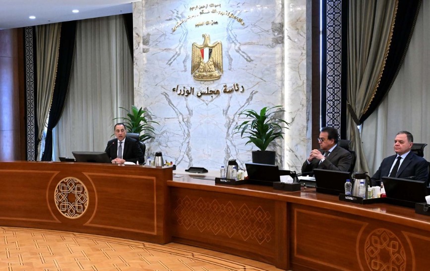 مجلس الوزراء: استثناء المحلات في المحافظات السياحية من قرار الغلق 9 مساء