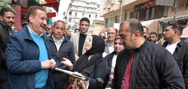 محافظ بورسعيد يتفقد البازار القديم ويشدد على إزالة الإشغالات