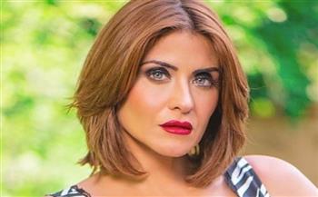   هيدي كرم تخطف الأنظار بإطلالة جريئة خلال ظهورها الأخير.. شاهد 