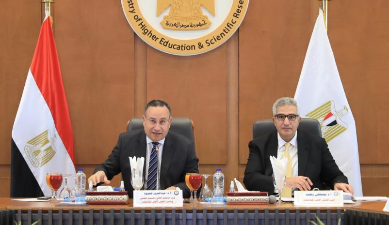 وزير التعليم العالي يعتمد خطة شاملة لتطوير الجامعات والبحث العلمي 2026/2027