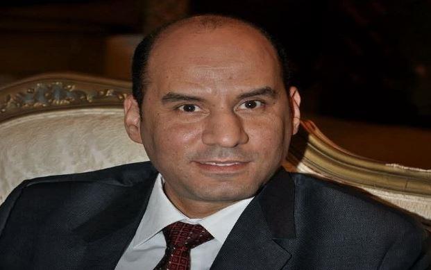 وزير العمل يشدد على الالتزام بمعايير السلامة والصحة المهنية