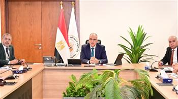   وزير الري يتابع المنظومة المائية بمحافظات القناة