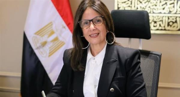 وزيرة الثقافة تترأس اجتماع لجنة إدارة الأزمات بالوزارة
