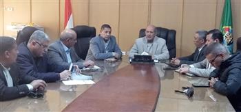   الفيوم: التشديد على الالتزام بمواعيد غلق المحال والمطاعم طبقاً لقرار رئيس الوزراء