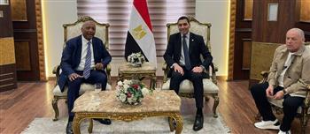 وزير الشباب والرياضة يستقبل رئيس الاتحاد الأفريقي لكرة القدم