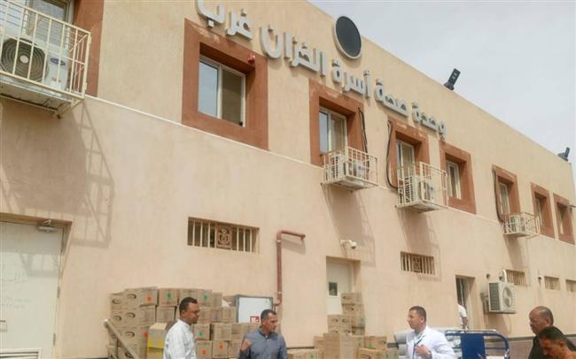 جولة مفاجئة لمحافظ أسوان بوحدة "الخزان غرب" 
