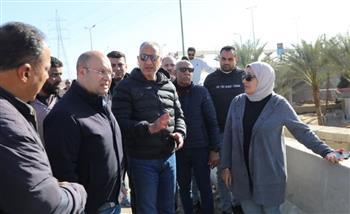 محافظ الجيزة يعاين موقع هبوط بالجسم الخارجي لمطلع محور 26 يوليو