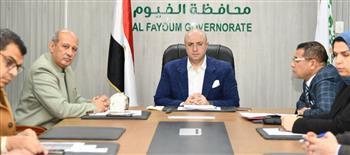 محافظ الفيوم يناقش التصالح والتقنين ومتابعة المتغيرات المكانية