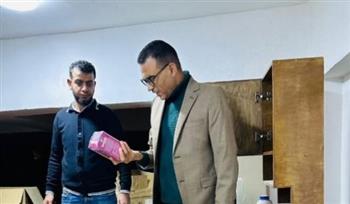   المنيا .. إغلاق مركز للعلاج الطبيعي يعمل بدون ترخيص وضبط أدوية مجهولة وأعشاب