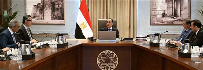 رئيس الوزراء يتابع تأمين المخزون الاستراتيجي للسلع