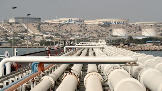 ترامب: أرغب في السيطرة على نفط إيران.. والخيارات العسكرية لا تزال مطروحة