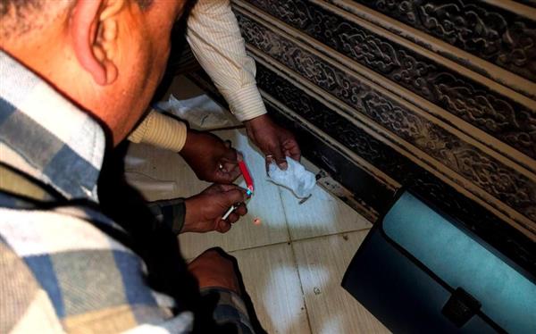 سوهاج تضبط المخالفين.. 33 محضرا لمحال تجاهلت مواعيد الغلق