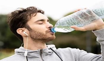   الماء لا يسبب الكرش.. الحقيقة التي يجب أن تعرفها