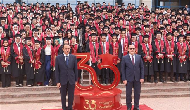 الدفعة الـ30 من الطب البشري تحت الأضواء بسوهاج