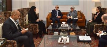 وزير الاستثمار يبحث مع ممثلة بريطانيا تعزيز الاستثمار الأخضر والطاقة النظيفة بمصر