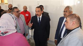   جاهزية المعدات والكوادر المدربة.. محافظ سوهاج يتابع تطوير المجزر العمومي