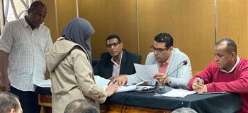  نائب محافظ الأقصر يبحث شكاوى وطلبات المواطنين خلال لقاء اليوم المفتوح 