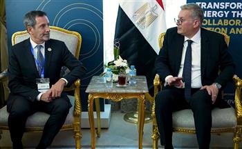   وزير البترول يبحث مع شلمبرجير تعزيز التعاون وتوسيع الحفر الأفقي لزيادة الإنتاج