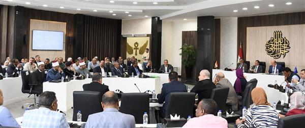 قرارات مهمة لتعزيز التنمية المحلية بأسوان