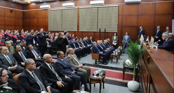 وزير العدل يلتقي قضاة الاستئناف والمحاكم الابتدائية  ويكرم المتميزين