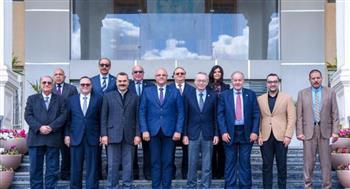 محافظ الإسكندرية يستقبل أعضاء مجلس إدارة جمعية رجال الأعمال