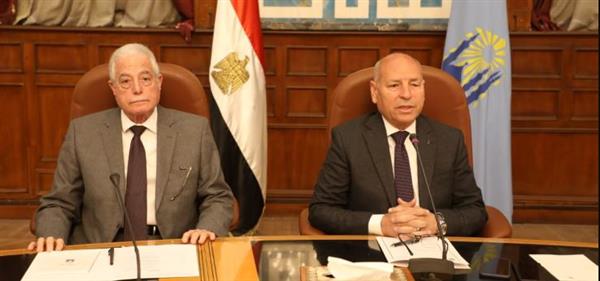 فودة وصابر يتراسان اجتماعا لمتابعة تنفيذ مشروع تطوير منطقة القاهرة الخديوية