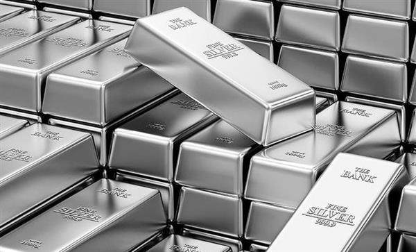 الفضة تتخلى عن مكاسبها وتتراجع في الأسواق
