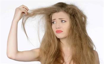 طرق طبيعية لعلاج هيشان الشعر الجاف واستعادة اللمعان والمرونة