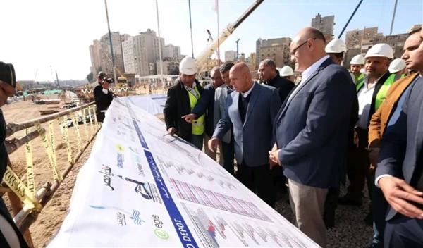 وزير النقل يتفقد مواقع العمل ومحطات مشروع المرحلة الأولى من مترو الإسكندرية