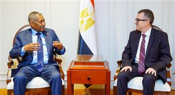   وزير التخطيط يبحث مع السفير السوداني آليات دعم إعادة الإعمار