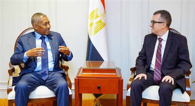 وزير التخطيط يبحث مع السفير السوداني آليات دعم إعادة الإعمار